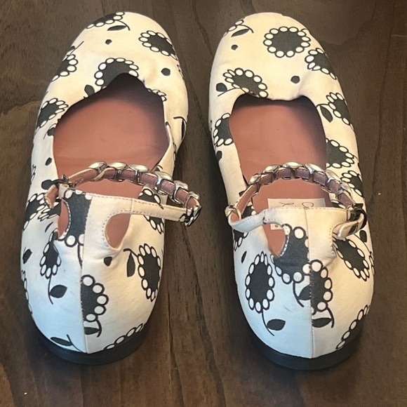 ALAIA PARIS WOMEN'S 38.5 BLACK & WHITE BALLERINA BALLET FLATS - Picture 2 of 16